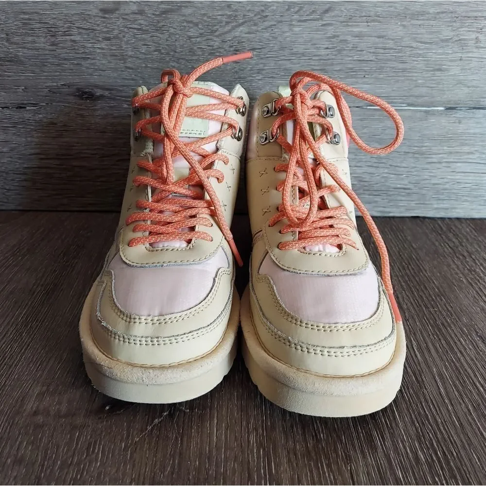 Womens UGG Highland Hi Heritage Sneaker Size 6